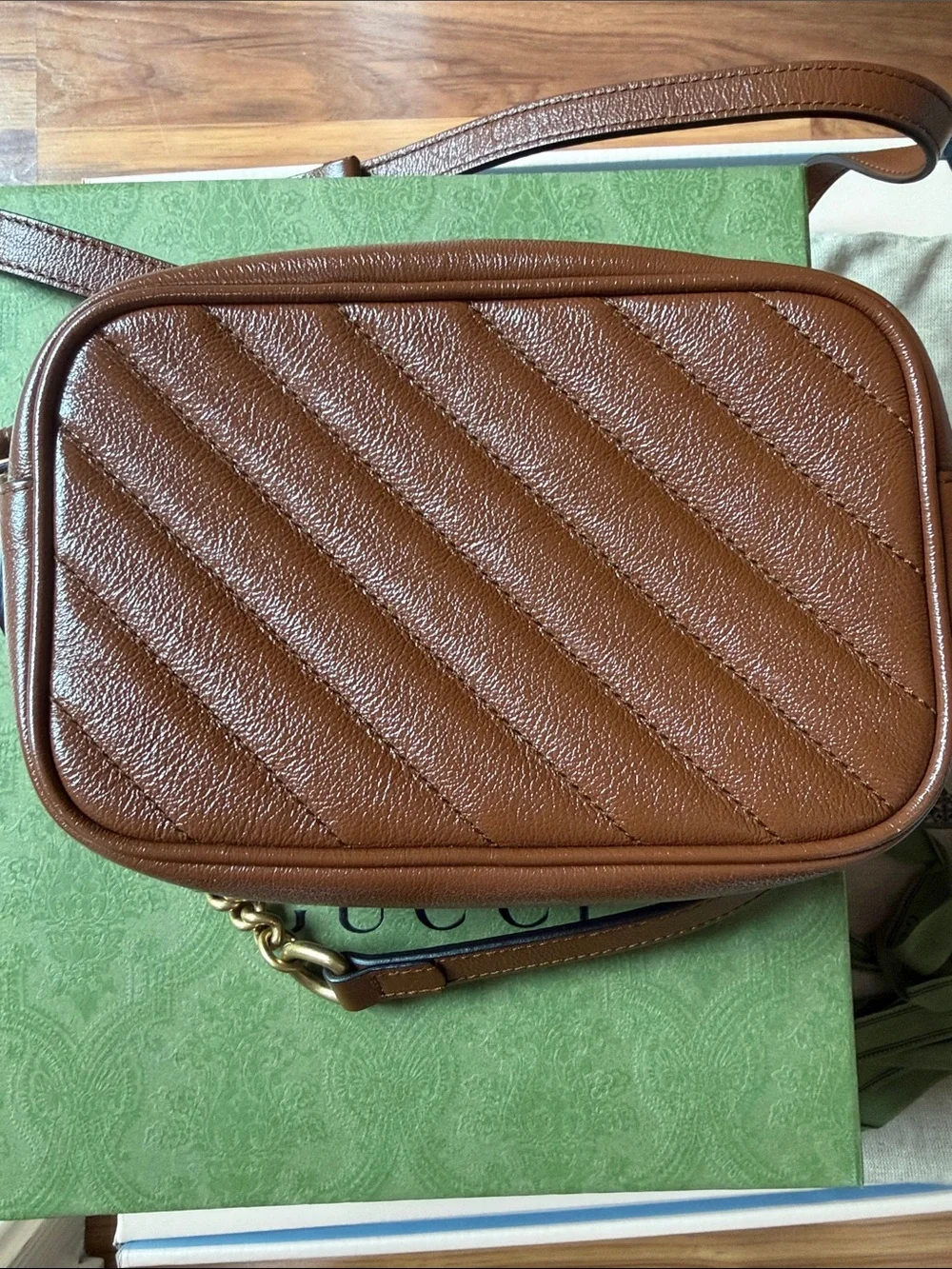 Gucci Brown Chevron GG Small Camera Crossbody - Picture 5 of 9